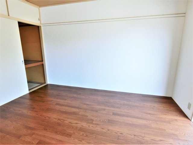 サニーハイム小高の洋室