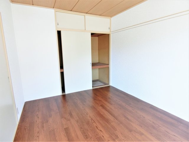 サニーハイム小高の洋室