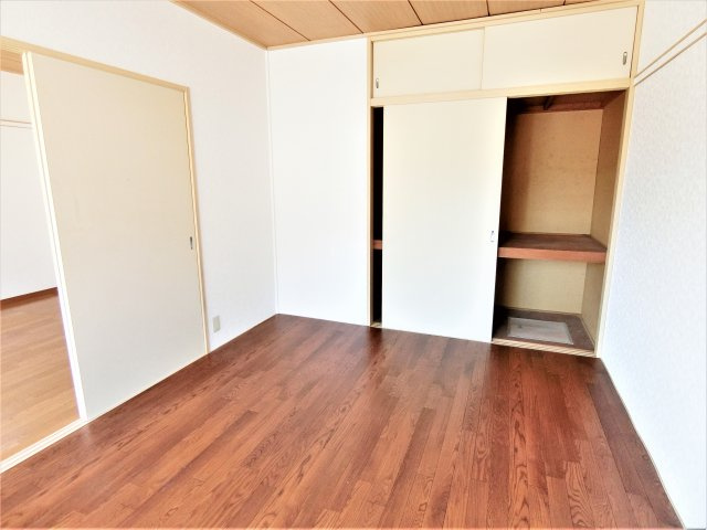 サニーハイム小高の洋室