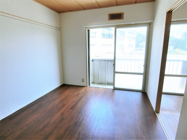 サニーハイム小高の洋室