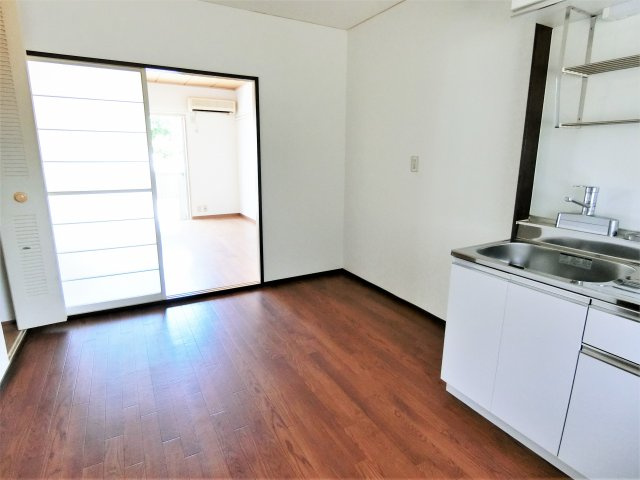 サニーハイム小高の居間・リビング