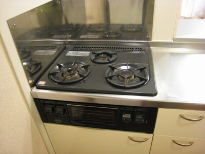 【キッチン】 | リヴェールⅠ | ガスコンロ3口グリル付き！