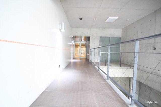 ヒルズ扇町　仲介手数料無料のエントランス