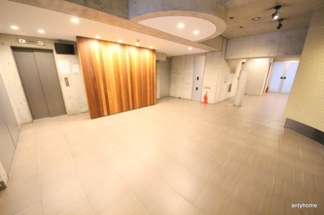 ヒルズ扇町　仲介手数料無料のロビー