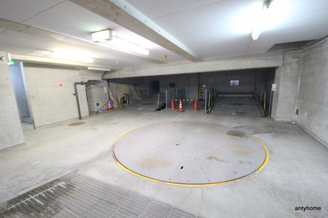 ヒルズ扇町　仲介手数料無料の駐車場