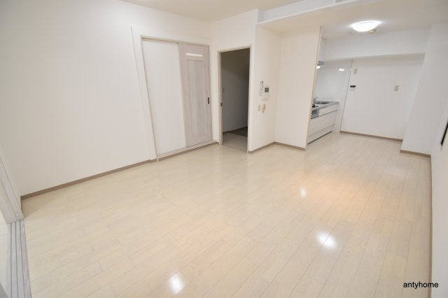 ヒルズ扇町　仲介手数料無料の居間・リビング