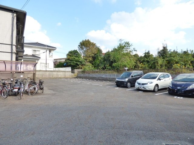 【駐車場】 | グリーンパークトキワ　B | 駐車場広々！