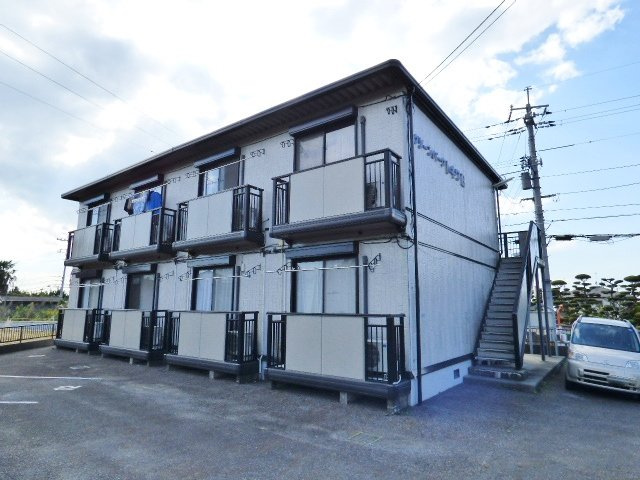 【外観】 | グリーンパークトキワ　B | バルコニー独立タイプ！窓正面はしっかり目隠し！サイド柵で風通し良好！