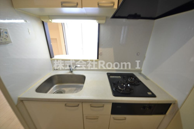 【キッチン】 | ZERO ONE谷町 | コンパクトなキッチンで掃除もラクラク