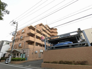 【外観】 | 総戸数３８戸、１９９８年３月築、管理人は日勤勤務につき管理体制良好です♪