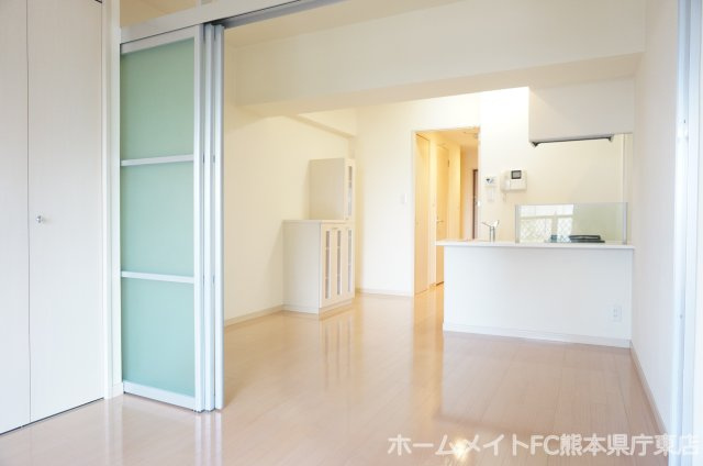 熊本市中央区水前寺公園の賃貸マンションの居間・リビング
