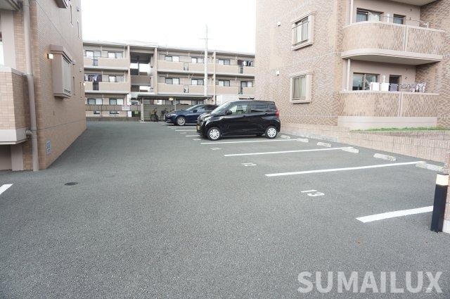 熊本市東区御領２丁目の賃貸マンションの駐車場