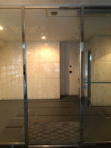 四谷マンションのロビー