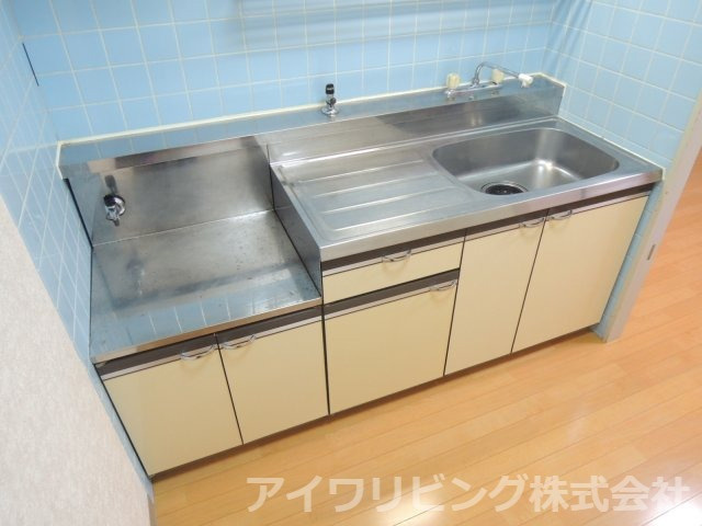 ファミールアビタシオンのキッチン|【ファミールアビタシオン】