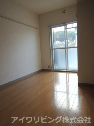 ファミールアビタシオンの洋室|洋室5帖【ファミールアビタシオン】