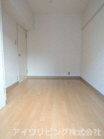 ファミールアビタシオンの洋室|【ファミールアビタシオン】