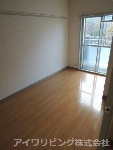 ファミールアビタシオンの洋室|【ファミールアビタシオン】