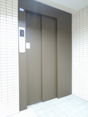 【その他共用部分】 | 藤和シティコープ西横浜 | お買い物時やベビーカーの出し入れに便利なエレベーター付です。