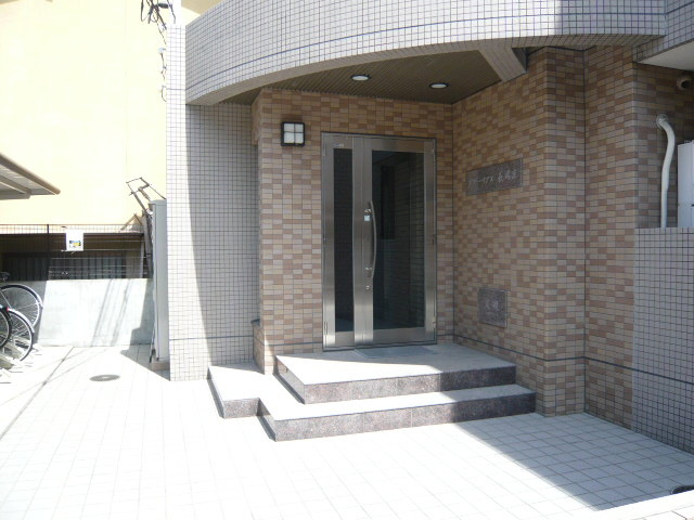 グローリアス長岡京のエントランス|清潔なエントランスです