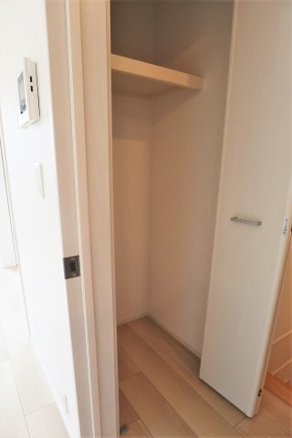 メゾン　ルピナス　Bの収納