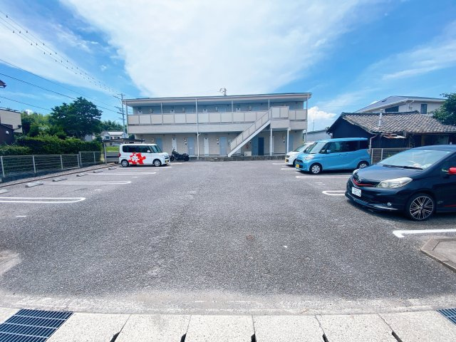 プランドールハイツの駐車場