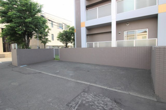 【駐車場】 | 104号室専用駐車場です。