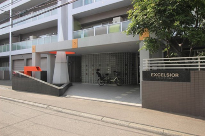 【エントランス】 | エクセルシオール菊水Ⅲ | 綺麗に管理されたエントランスです。