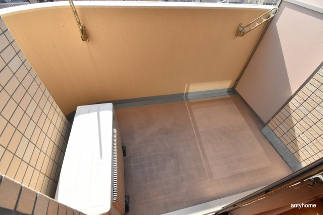シャインビュー新大阪　仲介手数料無料のバルコニー