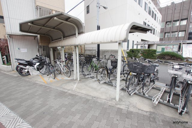 シャインビュー新大阪　仲介手数料無料の駐車場
