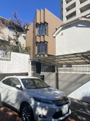 【外観】 | 渋谷区初台2丁目戸建　条件柔軟対応 | 南面　公道からの外観。