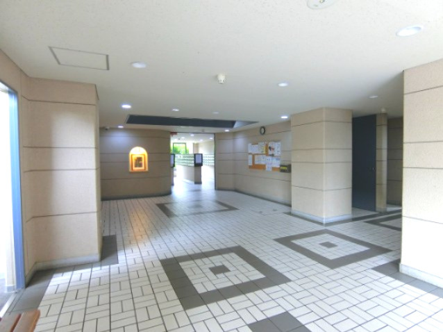 藤和さやまハイタウンのロビー