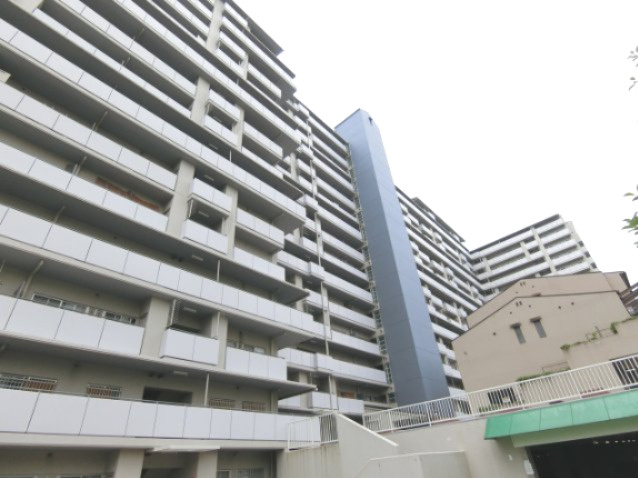 藤和さやまハイタウンの外観