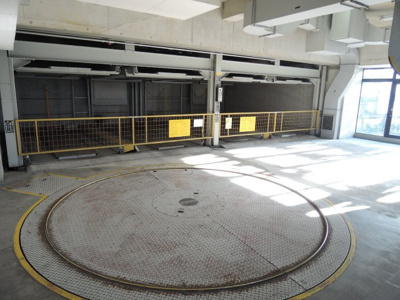 【駐車場】 | ユニーブル神奈川新町 | ターンテーブル付機械式駐車場です。