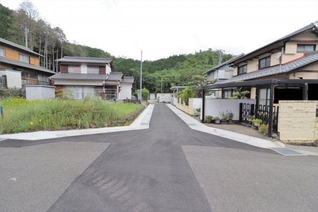56827岐阜市太郎丸土地の前面道路含む現地写真