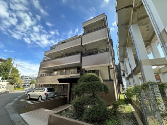 【外観】 | 京王相模原線「若葉台」駅まで徒歩9分！小田急多摩線「黒川」駅も徒歩3分！2駅2沿線利用可能で通勤通学・お買物にも便利な立地です☆