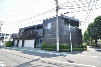 【外観】 | 一言で言えば「かっこいい建物」ハイセンスな造りは勿論の事、日当たり通風ともに良好です。
是非一度ご内覧にいらして下さいませ。