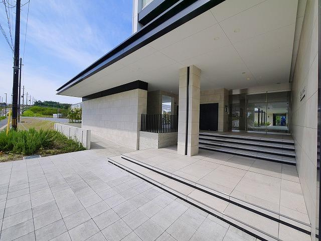 K-TERRACE学研奈良登美ヶ丘　南のエントランス|清潔なエントランスです