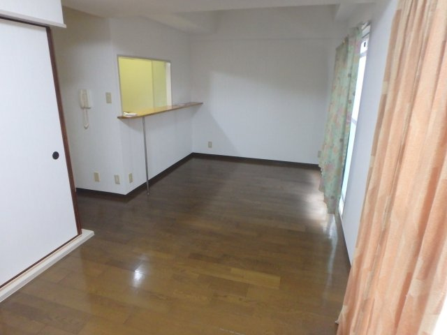 プランテーム吉田の居間・リビング