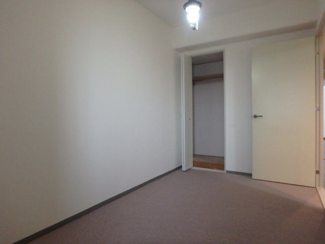 プランテーム吉田の洋室