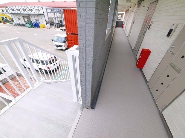 イリーデⅠのその他共用部分|ゆとりのあるエントランスです