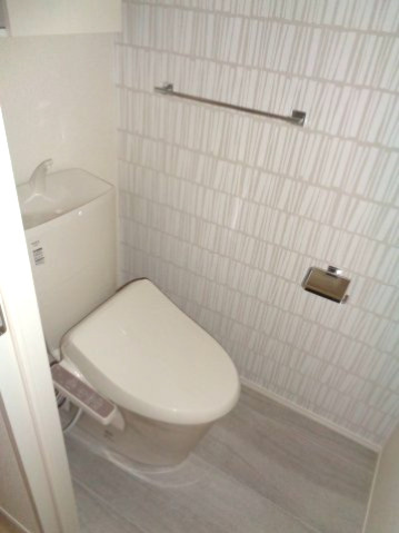 ラ・エスコルテのトイレ|温水洗浄暖房便座です。