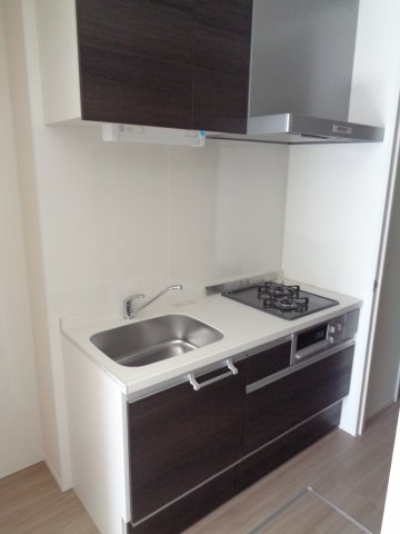 ラ・エスコルテのキッチン|コンパクトなキッチンで掃除もラクラク