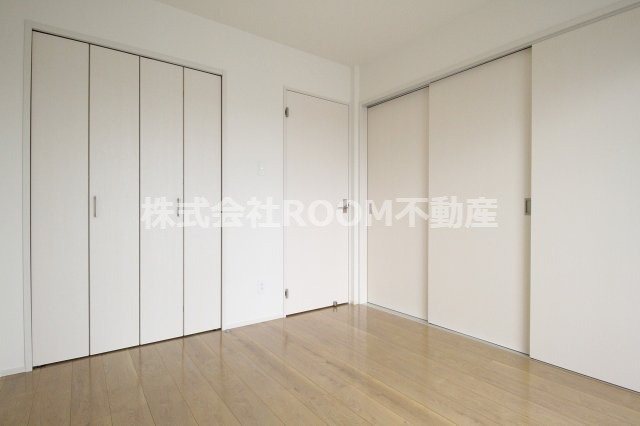 オリノ・リコの洋室|落ち着いた色調の洋室です