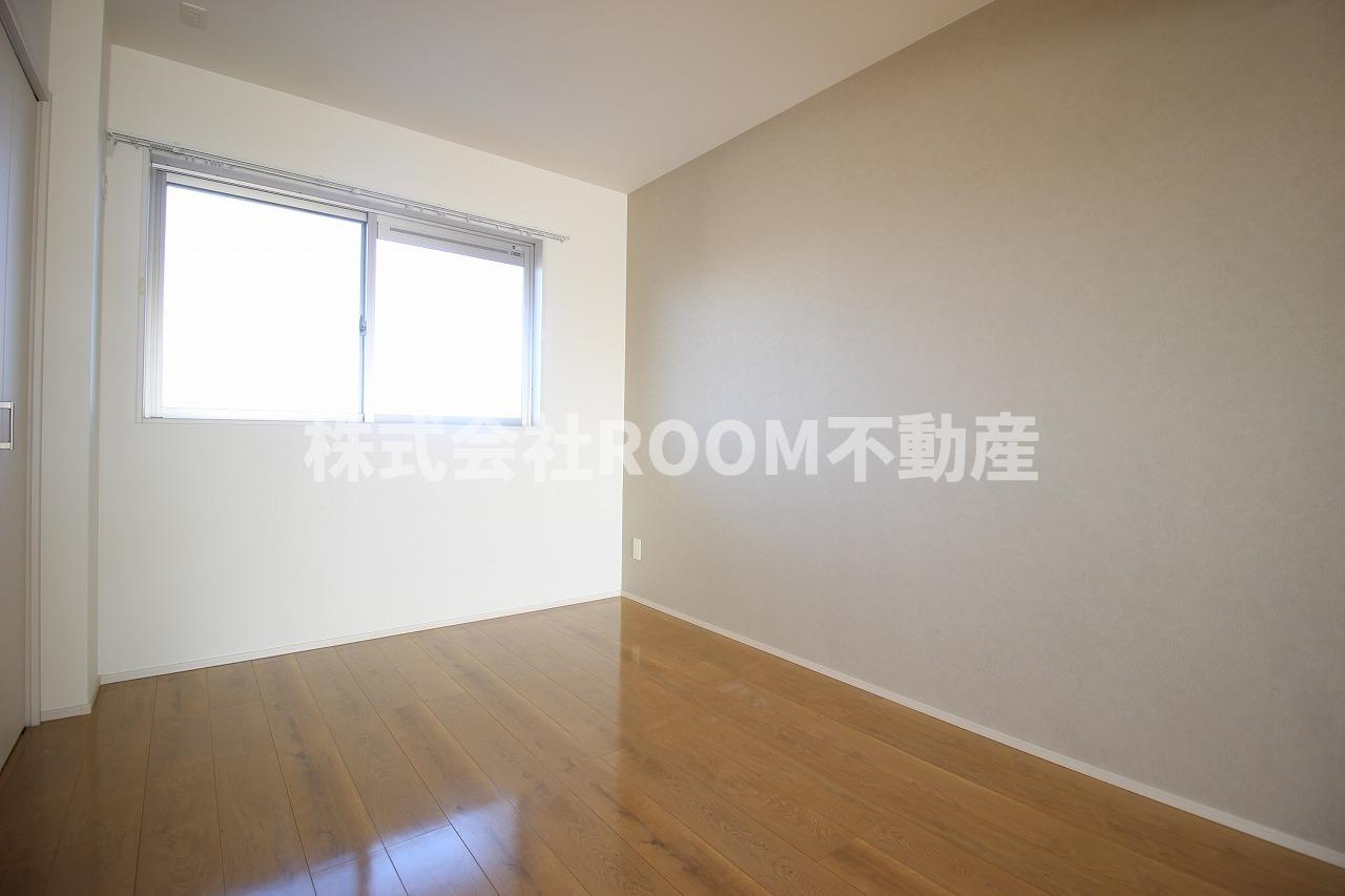 オリノ・リコの洋室|落ち着いた色調の洋室です