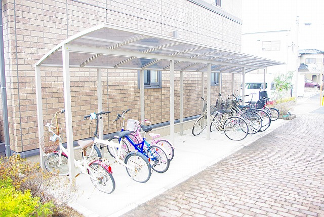 ヴィルヌーブ　Ａ棟（新町）のその他共用部分|自転車置き場