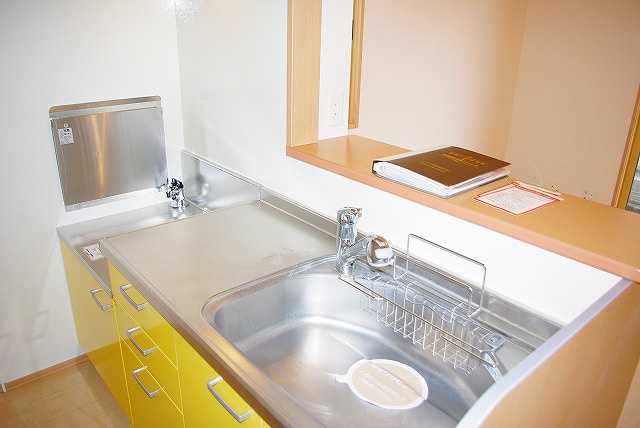 ヴィルヌーブ　Ａ棟（新町）のキッチン|きれいなキッチンです