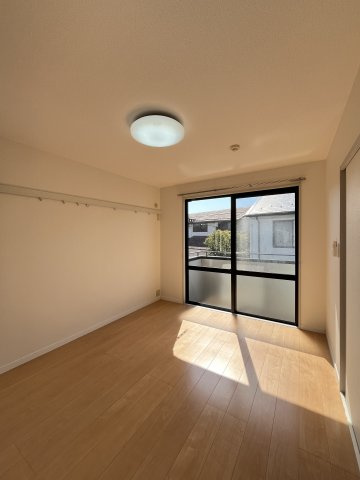 ヴィ・ラフィネ旗ヶ崎2号館の内装