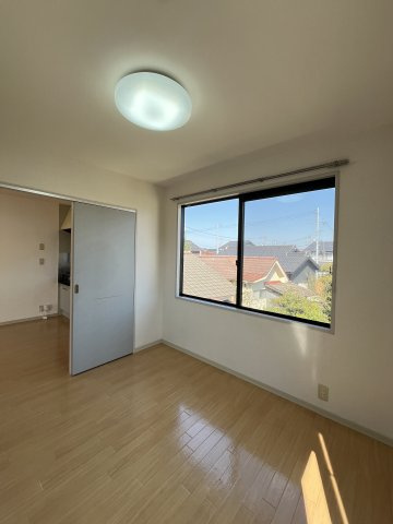 ヴィ・ラフィネ旗ヶ崎2号館の洋室