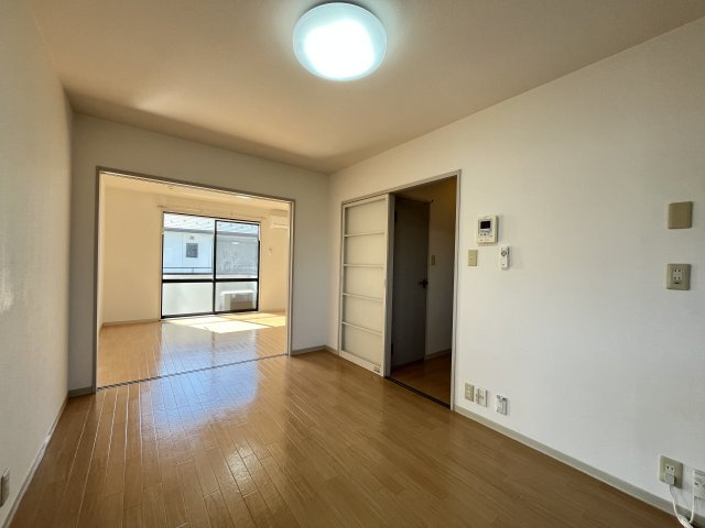 ヴィ・ラフィネ旗ヶ崎2号館の内装