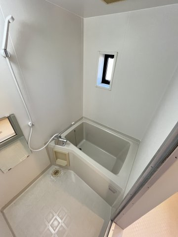 ヴィ・ラフィネ旗ヶ崎2号館の浴室